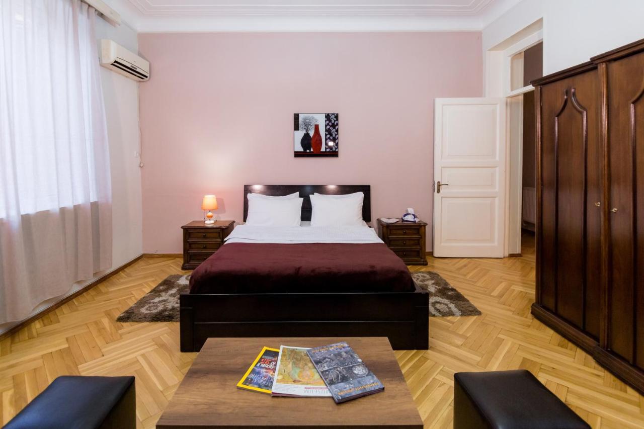 Apartment Gallery Rustaveli 1 Tbilisi Luaran gambar