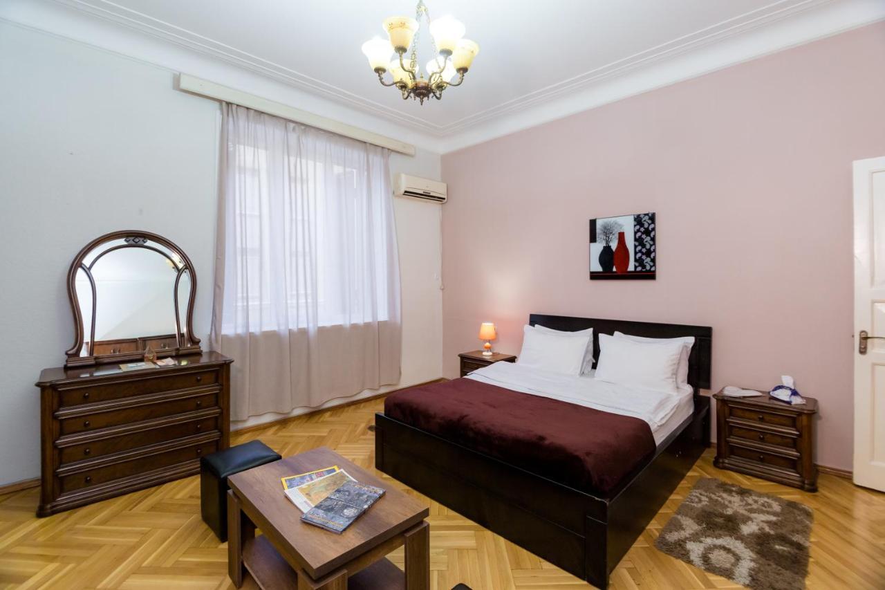 Apartment Gallery Rustaveli 1 Tbilisi Luaran gambar