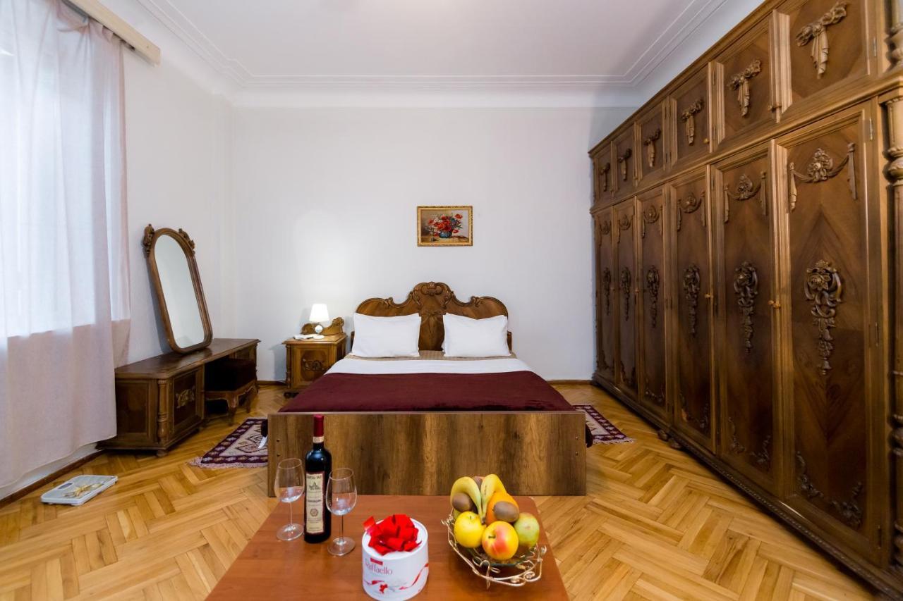 Apartment Gallery Rustaveli 1 Tbilisi Luaran gambar